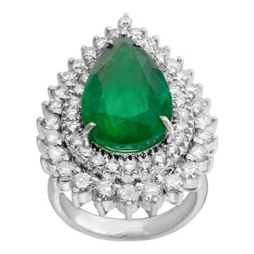 Brilliant Pear shape emerald  (approx. 6.00 carats)cut ring with diamonds in 18K white gold.