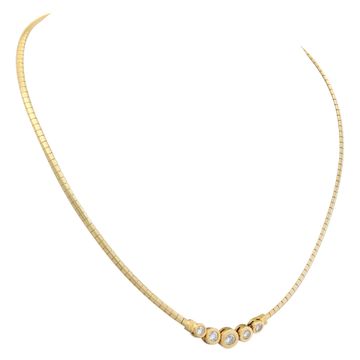 Circle diamond necklace in 18k yellow gold with bezel set diamonds
