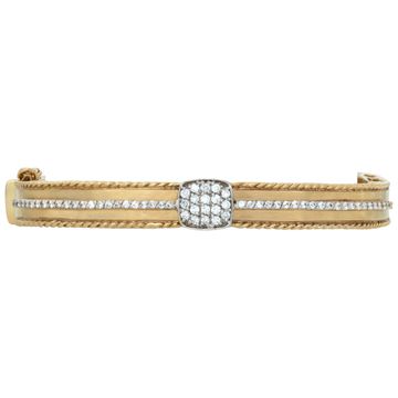 Diamond bangle in 14k yellow gold
