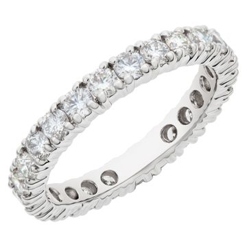 Diamond eternity band in 14k white gold