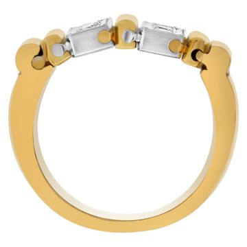 Diamond ring set in 14 K yellow & white gold. Total approx. 0.35 carat.