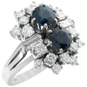 Double star ring with 2 sapphires in 14k white gold approximately 1.7 carats