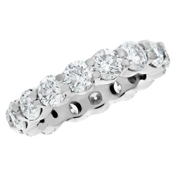 Eternity diamond band in white gold