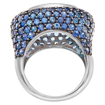 Eye catching cocktail ring