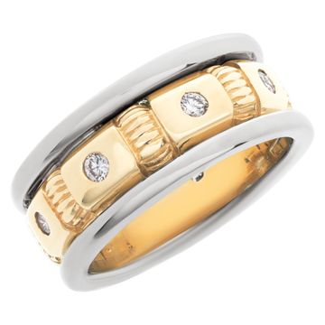 Heavy-knit band with diamond accents