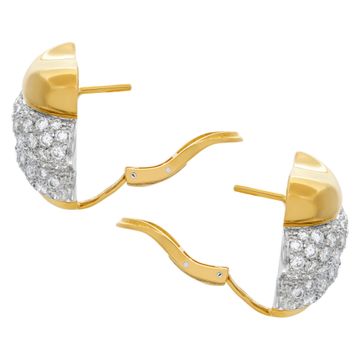 Italian designer DAMIANI, diamonds earrings in 18k yellow gold. Round brilliant cut diamonds total approx. weight: 2.15 carats,