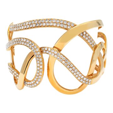 Light yellow diamond and yellow gold cuff bangle