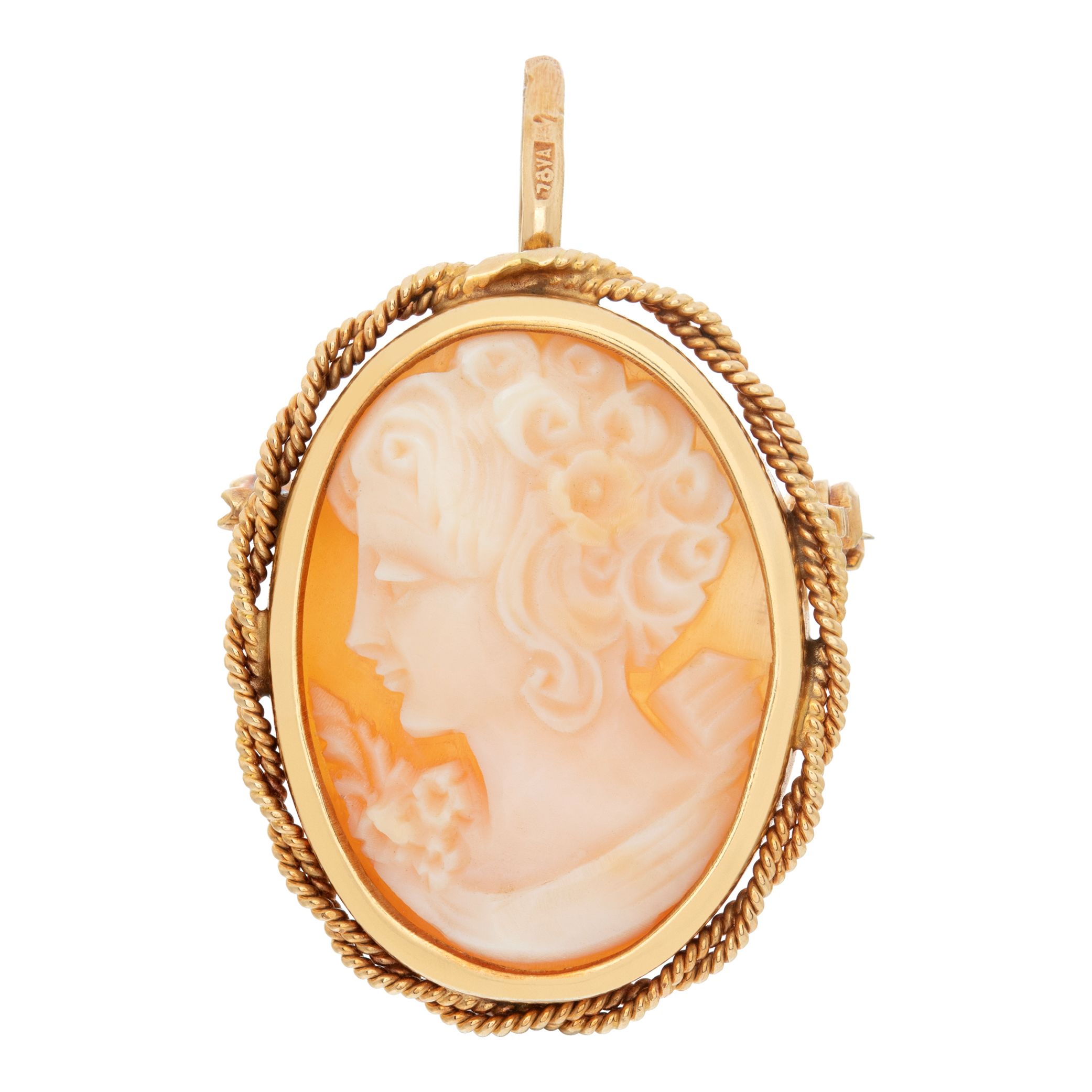 Cameo pin/pendant in 18k yellow gold. 23mm x 29mm (0.875 inc