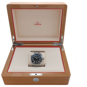 Omega Seamaster Planet Ocean 215.30.44.21.01.001 Stainless Steel Black dial 43.5