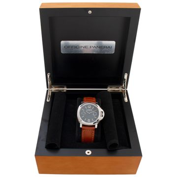 Panerai Luminor PAM00590 stainless steel 44mm Manual watch