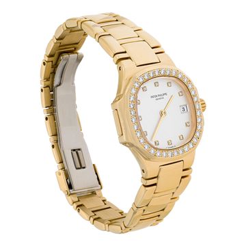 Patek Philippe Nautilus 4700 18k Ivory dial 27mm Quartz watch