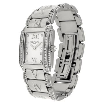 Patek Philippe Twenty 4 4910/41 18k White Gold White dial 25mm Quartz watch