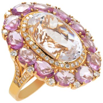 Pink Kunzite (17.61 carats), Pink sapphires (5.13 carats) and diamonds ring in 18k yellow gold.