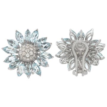 Signed "Asprey" London, Daisy Heritage collection, brilliant cut blue topaz and diamonds necklace and earrings parure, set  in 18k white gold.